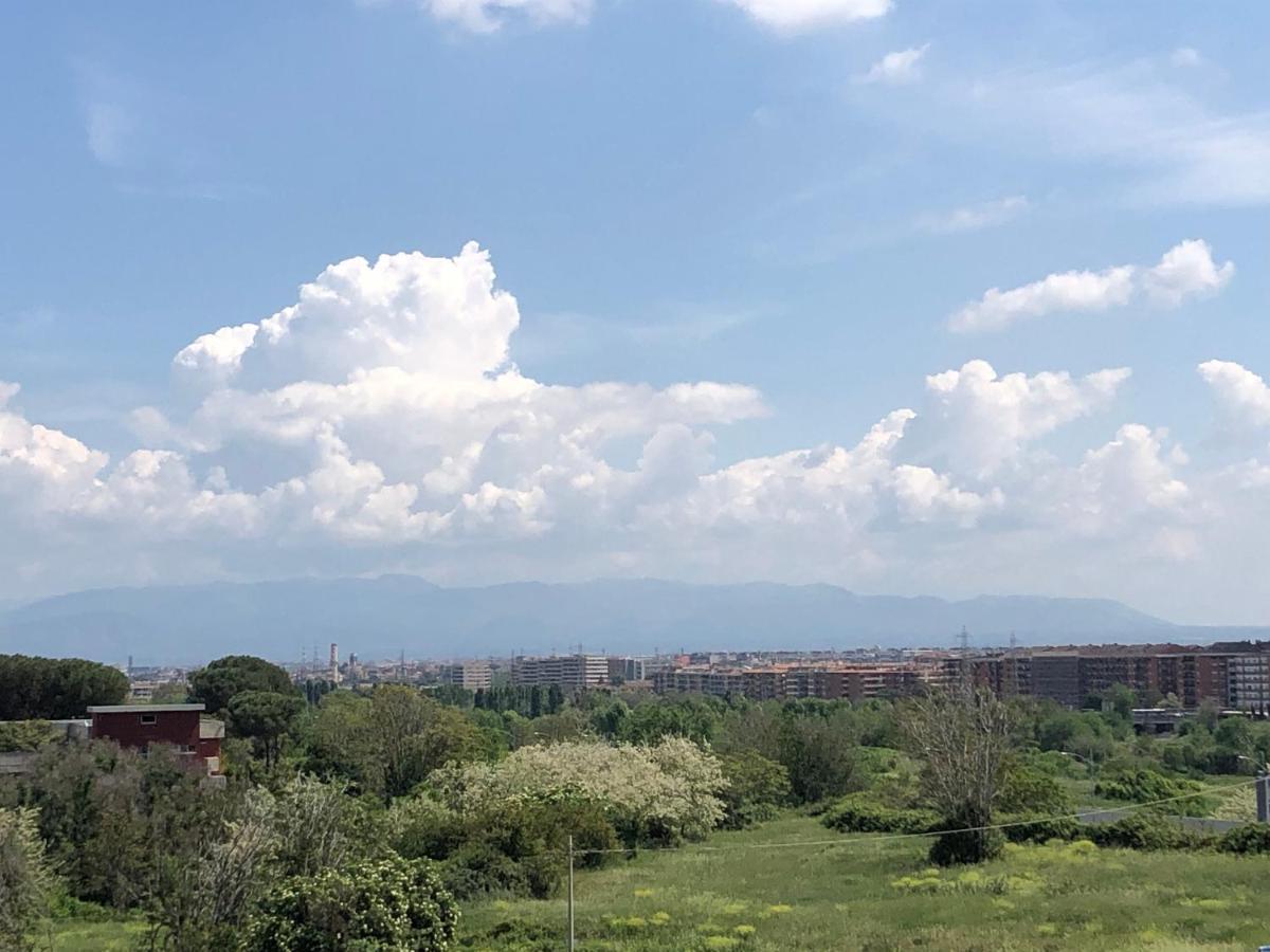 Kamchu With Terrace Near Metro Con Vista Apartment Rome